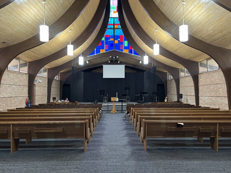 More Photos Of 961 E Maple St, Holly Religious Facility For Sale