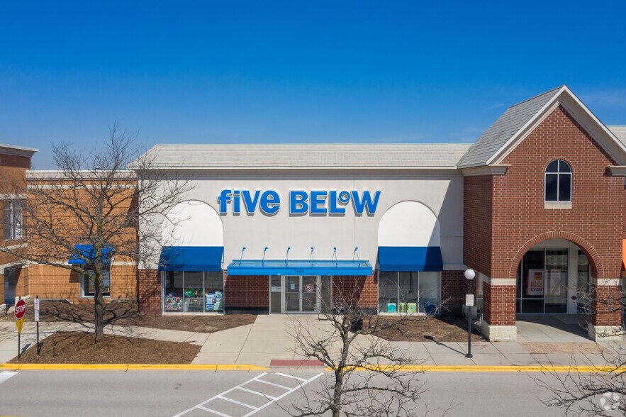 More Photos Of 1430-1540 E Golf Rd, Schaumburg Unknown For Lease