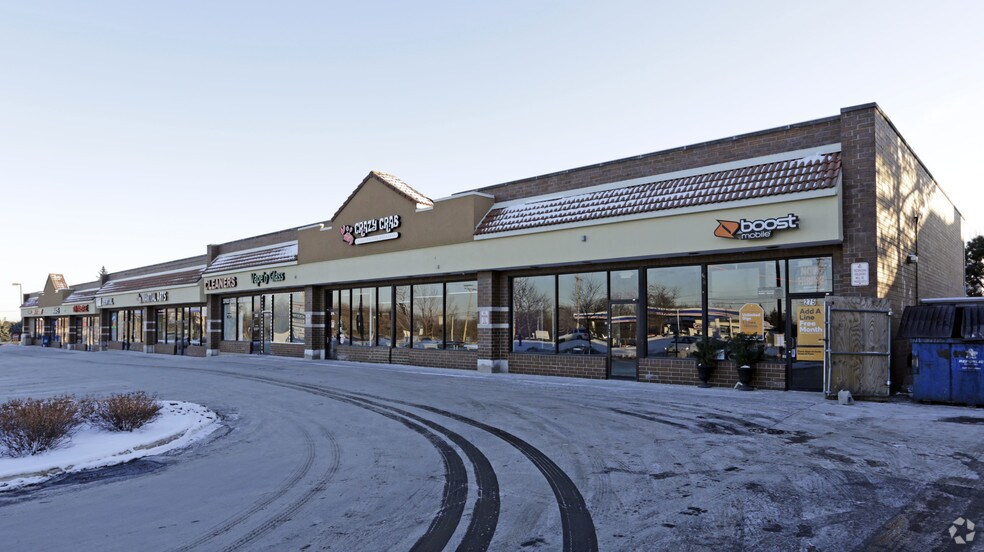 More Photos Of 275-305 N Barrington Rd, Streamwood General Retail For Lease