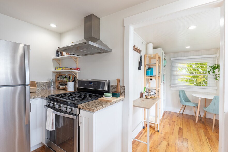 More Photos Of 1030 G St, Napa Apartments For Sale