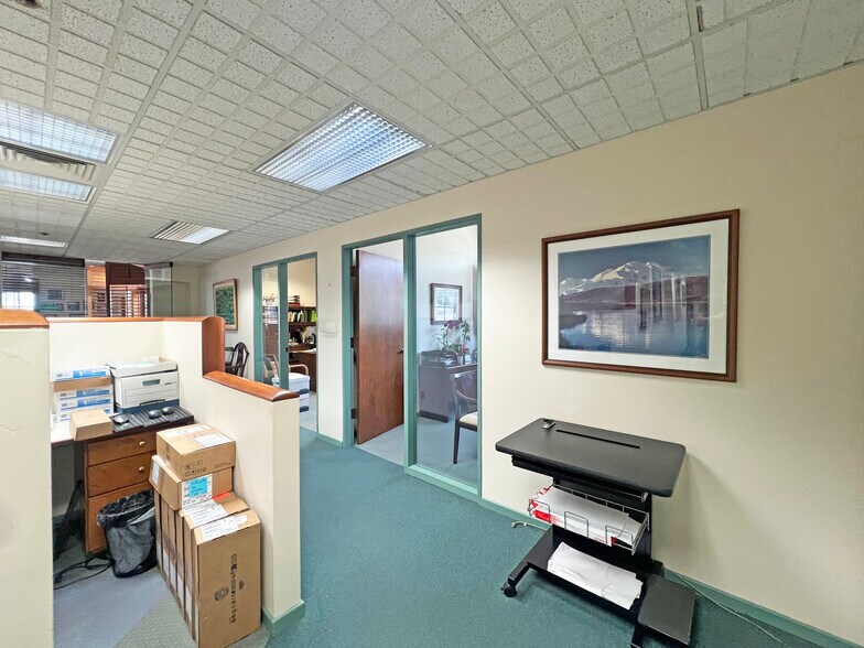 More Photos Of 1525 State St, Santa Barbara Office For Sale