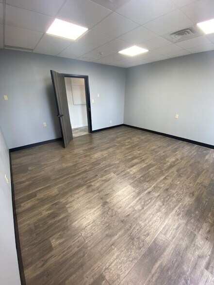 More Photos Of 8420 South Ave, Youngstown Manufacturing For Sale