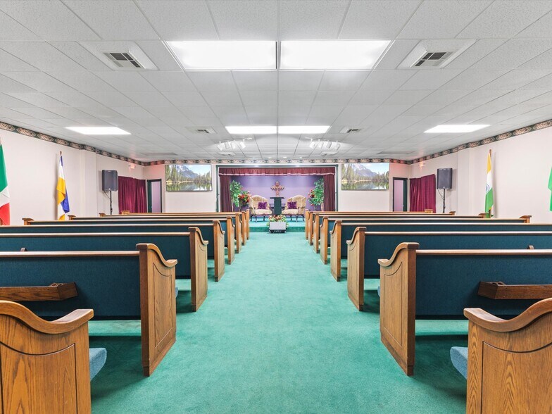 More Photos Of 121 Wood St, Sugar Land Religious Facility For Sale
