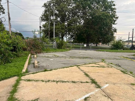 More Photos Of 1609 Northeast Blvd, Wilmington Restaurant For Sale