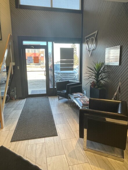 More Photos Of 5410-5424 97 St NW, Edmonton Flex For Sale