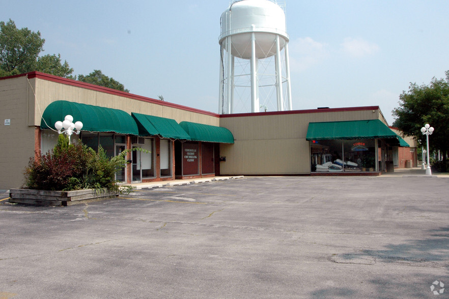 Primary Photo Of 208-210 Blackhawk Dr, Park Forest General Retail For Sale