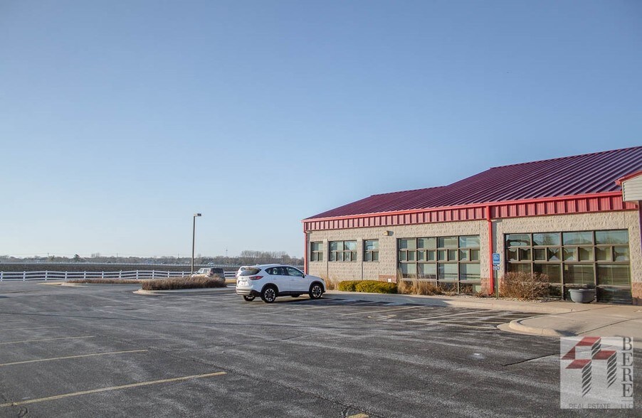 More Photos Of 37W002 S Mooseheart Rd, Mooseheart Medical For Lease