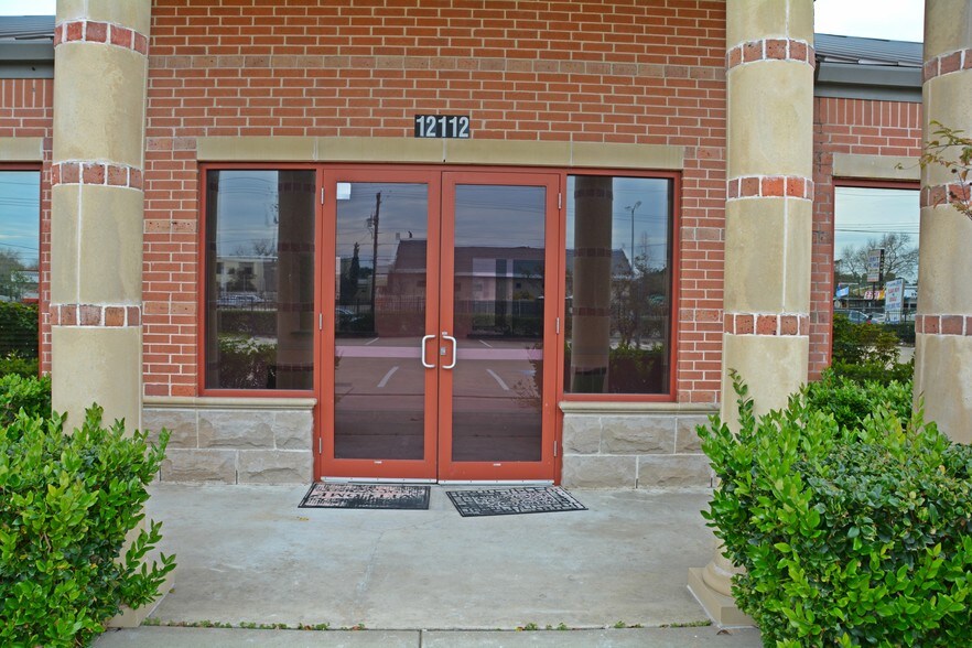 More Photos Of 12112 Bellaire Blvd, Houston Medical For Lease