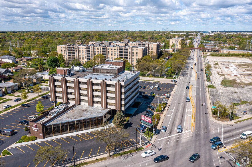 More Photos Of 4433 W Touhy Ave, Lincolnwood Office For Lease