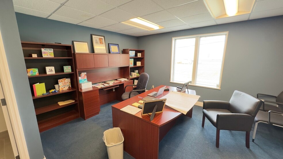 More Photos Of 5 Shirley Ave, Somerset Office For Lease