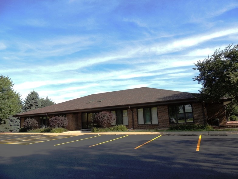 More Photos Of 1437 S Bell School Rd, Rockford Medical For Lease