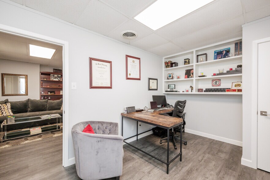 More Photos Of 525 Clifford St, Corpus Christi Office For Sale