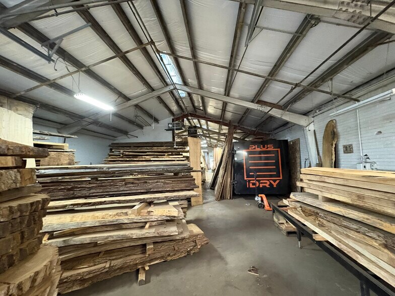 More Photos Of 4893-4895 Washington St, Denver Warehouse For Lease