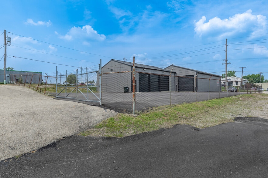 More Photos Of 2710 Needmore Rd, Dayton Service For Lease