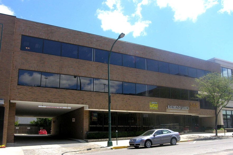 More Photos Of 344 N Old Woodward Ave, Birmingham Office For Lease
