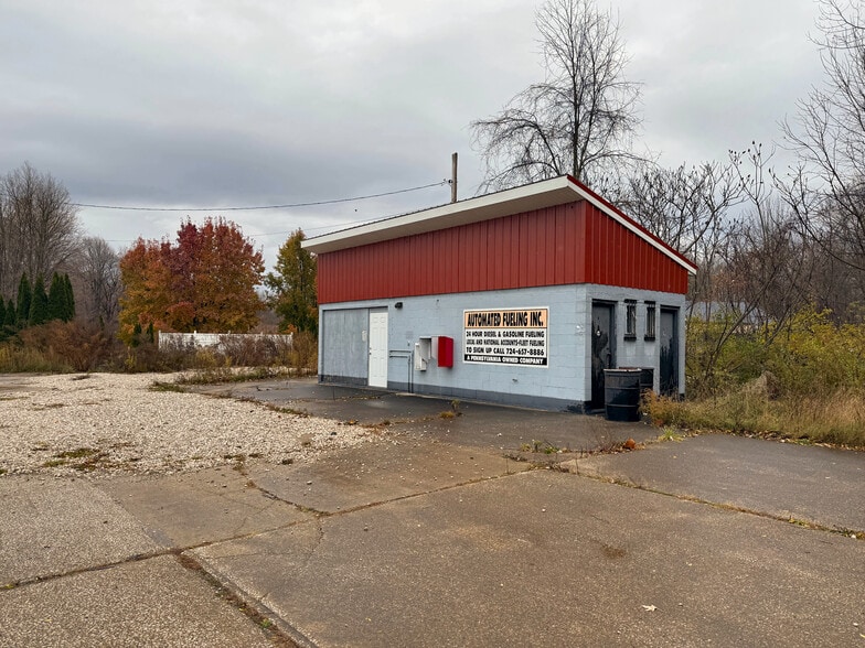 Primary Photo Of 14845 Ridge rd, West Springfield General Retail For Sale