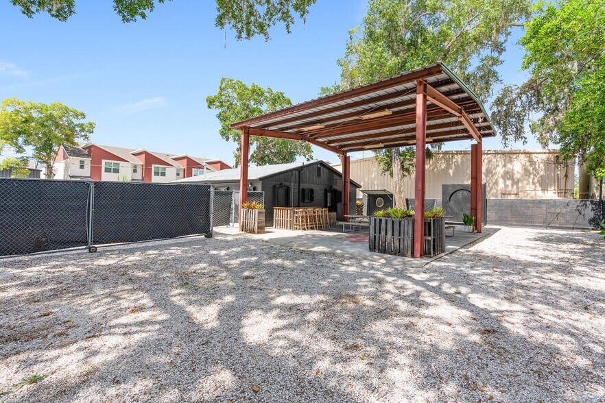 More Photos Of 209 Palmetto Ave, Longwood Restaurant For Lease