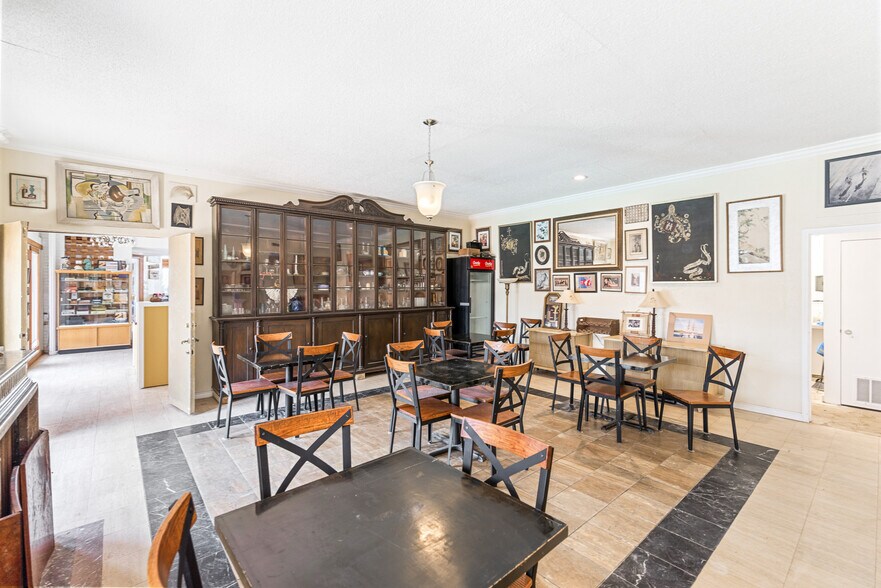 More Photos Of 630 Banyan Beach Dr, Port Aransas Hotel For Sale