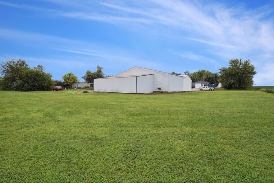 Primary Photo Of 206 Grant st, Zearing Industrial For Sale