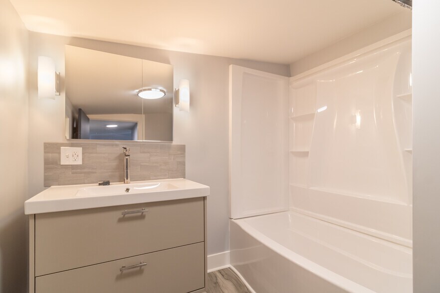 More Photos Of 25-27 E Main St, Searsport Apartments For Sale