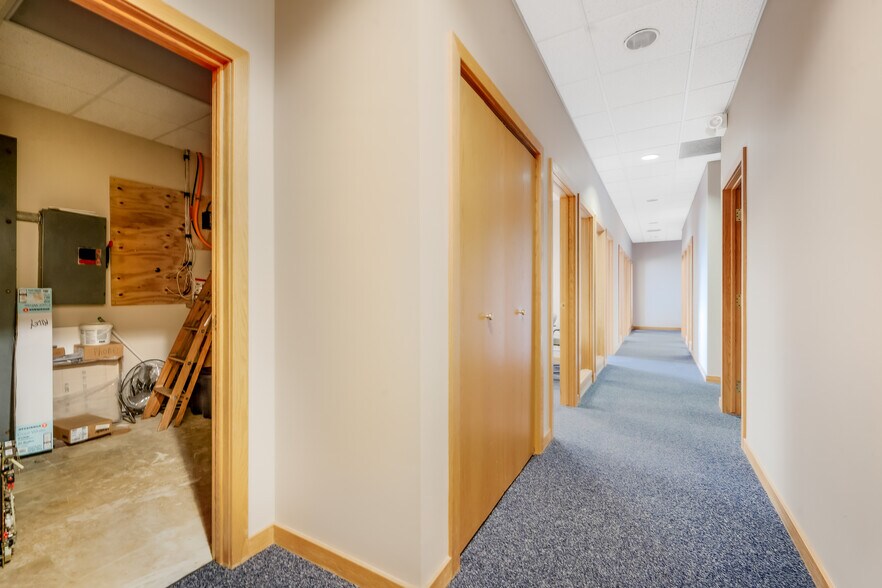 More Photos Of 245 N Peters Ave, Fond Du Lac General Retail For Sale