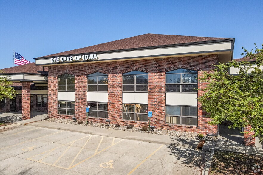 More Photos Of 5075 E University Ave, Pleasant Hill Loft Creative Space For Lease