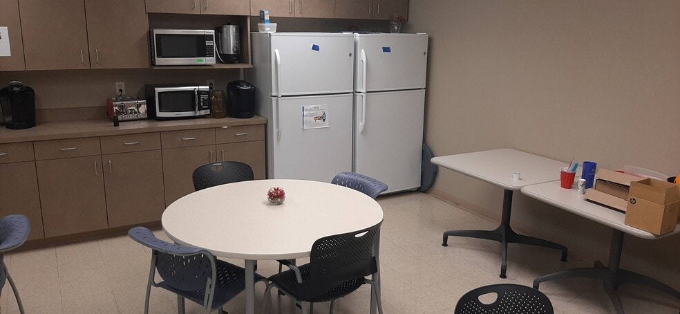 More Photos Of 474 45th St, Fargo Office For Lease