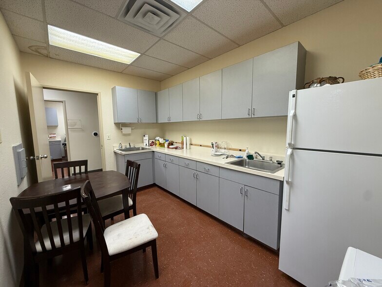 More Photos Of 2470 E Flamingo Rd, Las Vegas Medical For Lease