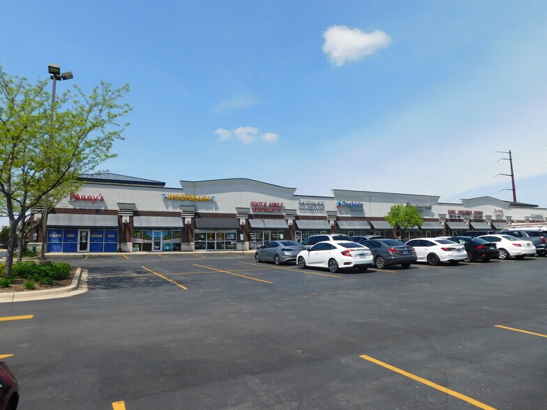 More Photos Of 212-240 N Randall Rd, South Elgin Storefront Retail Office For Lease