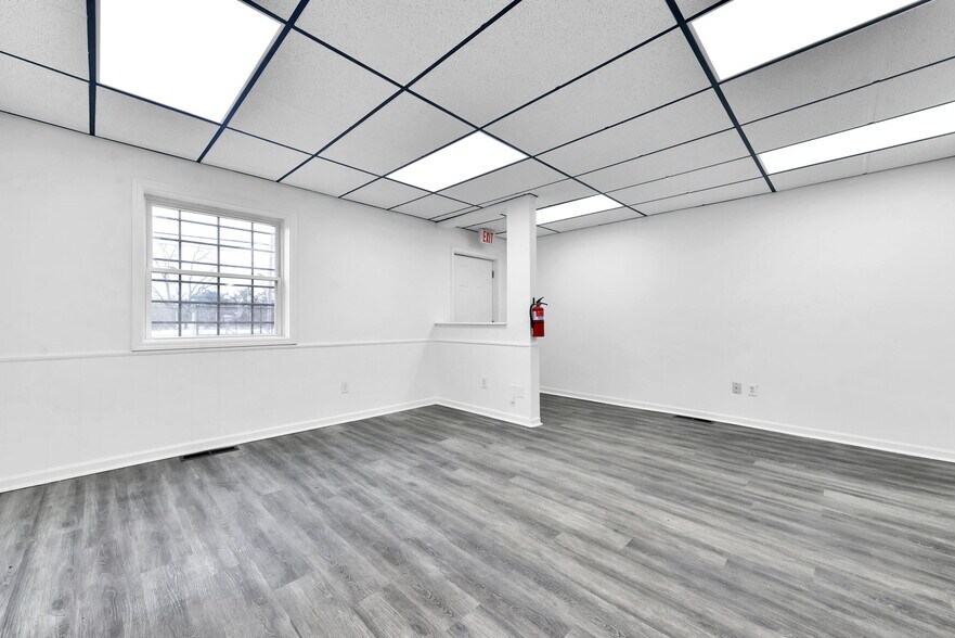 More Photos Of 787 Harmon Ave, Columbus Warehouse For Lease