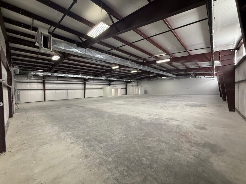 More Photos Of 3943 S Interstate 35, New Braunfels Unknown For Lease