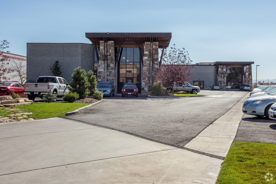 Primary Photo Of 847 North Pointe Cir, North Salt Lake Showroom For Lease