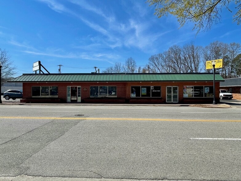 More Photos Of 11936 Centre St, Chester Office For Lease