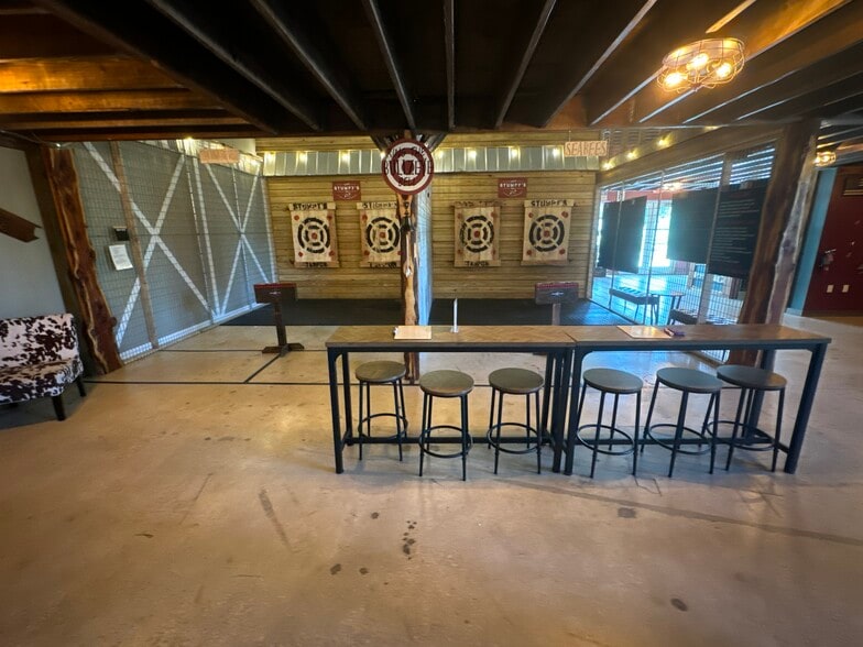 More Photos Of 201 E Center St, Tarpon Springs Bar For Lease
