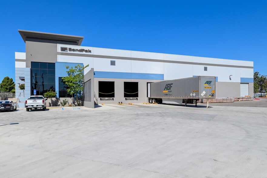 More Photos Of 1755 E Lemonwood Dr, Santa Paula Distribution For Sale