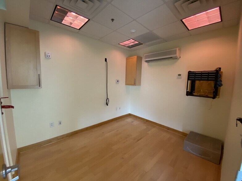 More Photos Of 5264B International Blvd, North Charleston Office For Lease