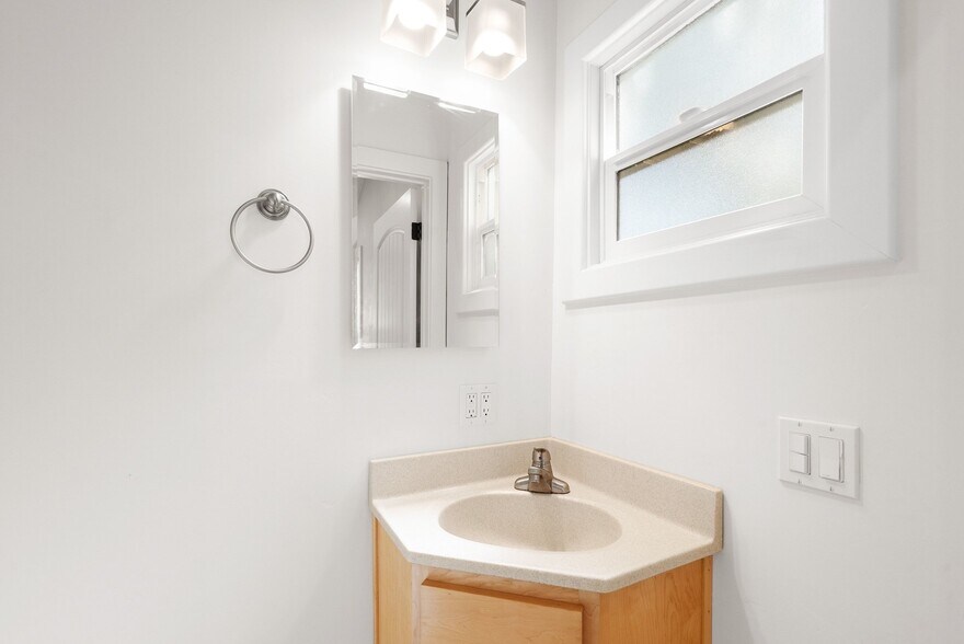 More Photos Of 420 Capitola Road Ext, Santa Cruz Apartments For Sale