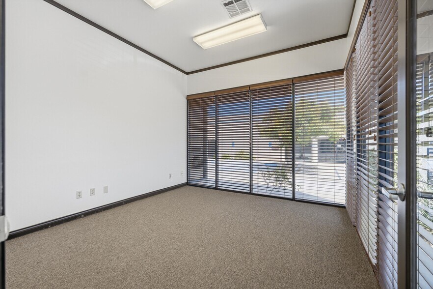 More Photos Of 42207 6th St W, Lancaster Warehouse For Lease