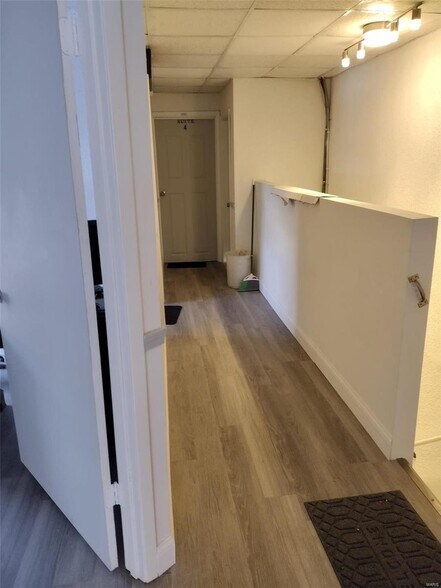 More Photos Of 7950 N Broadway, Saint Louis General Retail For Lease