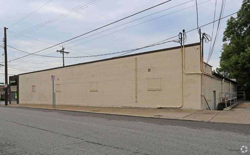 More Photos Of 4000-4002 Glenway Ave, Cincinnati Storefront For Lease