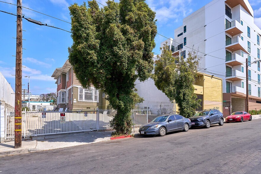 More Photos Of 830 S Hoover St, Los Angeles Storefront Retail Office For Sale
