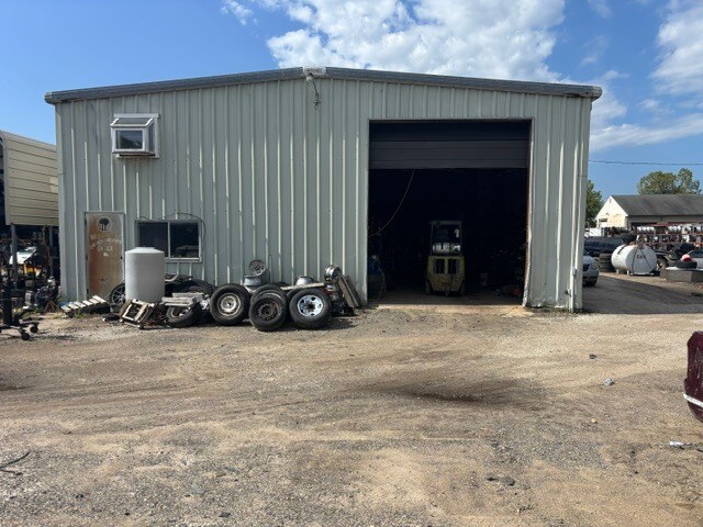More Photos Of 110-116 Berlin Cross Keys Rd, Berlin Auto Salvage Facility For Sale