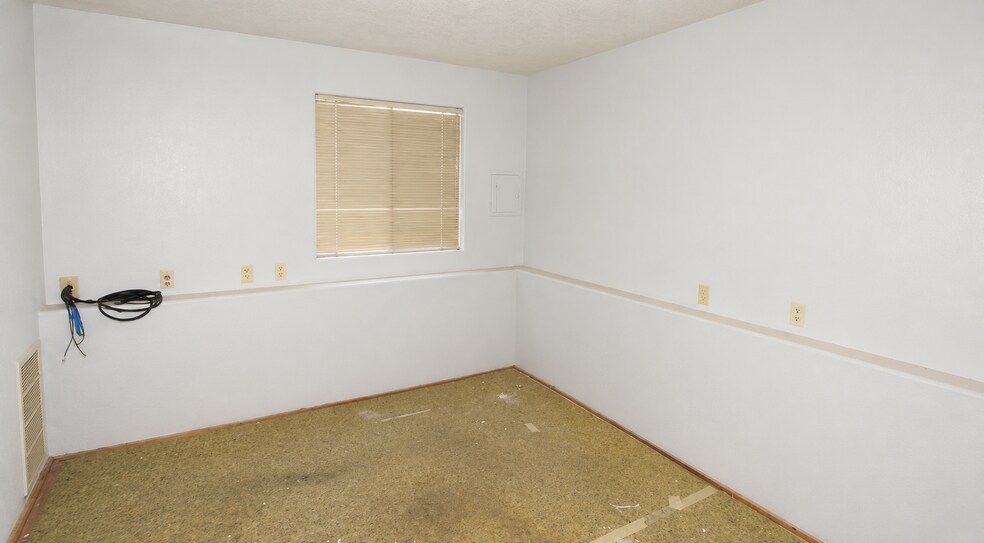 More Photos Of 35633 Highway 66, Daggett Warehouse For Sale