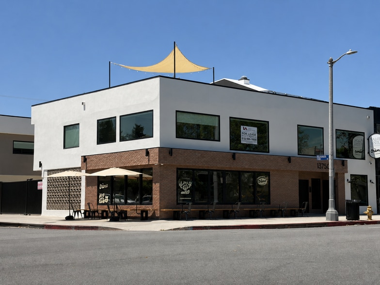 Primary Photo Of 13750 Ventura Blvd, Sherman Oaks Freestanding For Lease