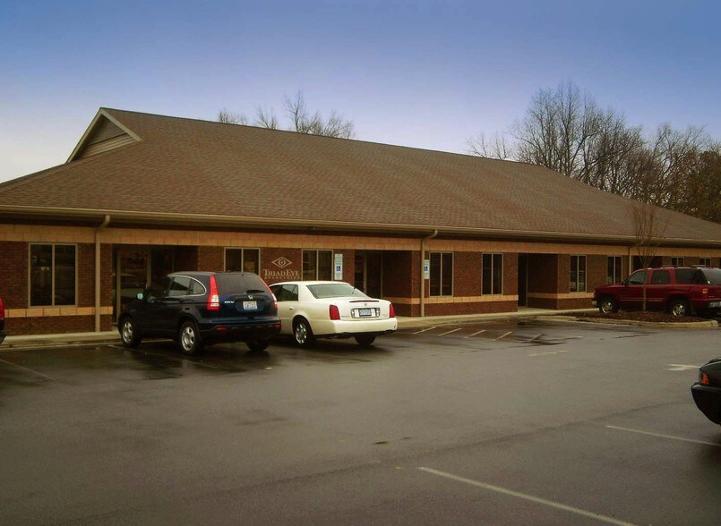 More Photos Of 10564 N Main St, Archdale Medical For Lease