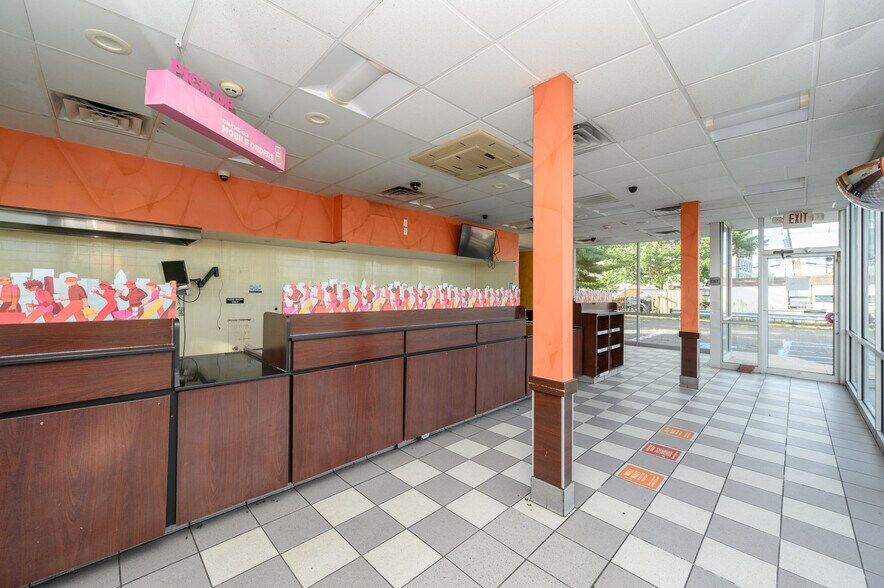 More Photos Of 343 State Route 17, Hasbrouck Heights Fast Food For Lease