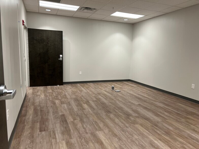 More Photos Of 290 Heritage Walk, Woodstock Medical For Lease