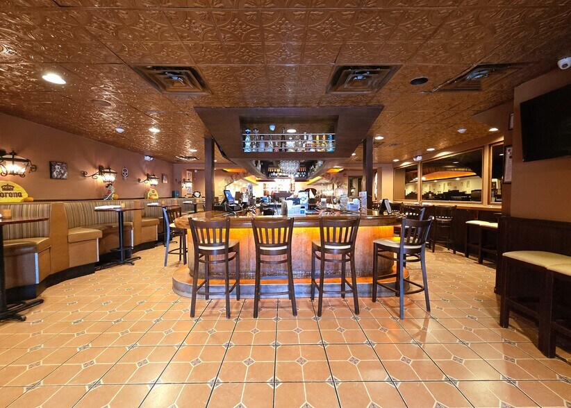 More Photos Of 354-356 Main St, Farmingdale Storefront For Sale