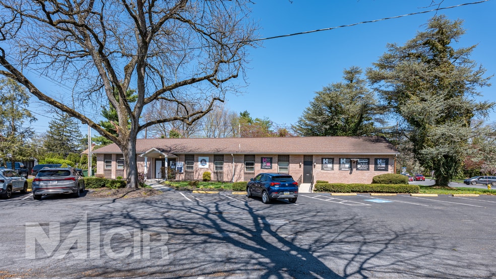 More Photos Of 235 Division St, Harrisburg Medical For Sale