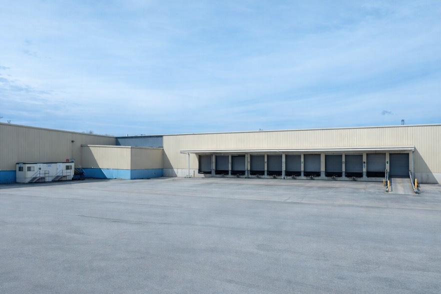 More Photos Of 13850 Cottage Grove Ave, Dolton Manufacturing For Lease